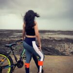 Warina Hussain Instagram - Peddled 20kms today👽💪🏼 like many others in lockdown , I also broke up my relationship with autorickshaw 😜🚴🏻‍♀️⚡️