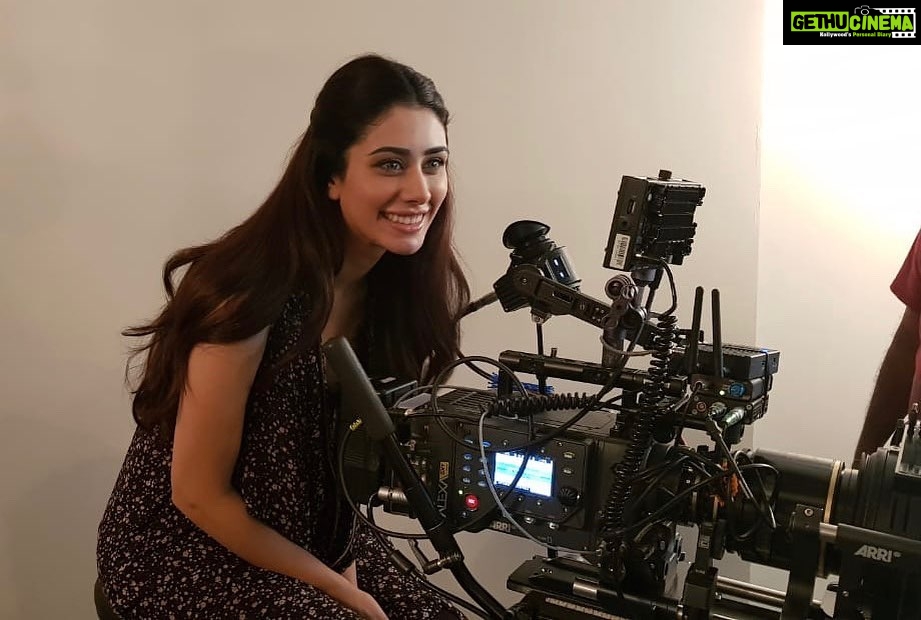 Warina Hussain Instagram - 👽🖤🎬 to all the professionals in the film, theatre, entertainment and arts world JOIN THE CHALLENGE to post a photo ( or video ) of you on the job doing what you L🖤VE. Just a photo no description. The goal is to flood social media with images of our precious professions. Copy this text and post along with your image. #savethearts #supporthearts