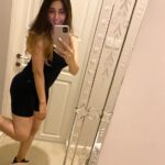 Warina Hussain Instagram - enjoy your own company 👻😈🤪 #bestfriend