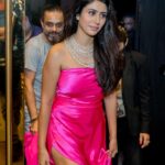 Warina Hussain Instagram - @Deltin_Life & @Asija_kush , Thank you for a dazzling evening full of games, revelry and bling! It was great to be a part of the Teen Patti - Diamond Edition , onboard Deltin Royale. Check it out! M&H 💄 @dynamitepikachu styled by @sakshiichopra Jewellery @itee.jewellery @minerali_store Deltin Royale Casino