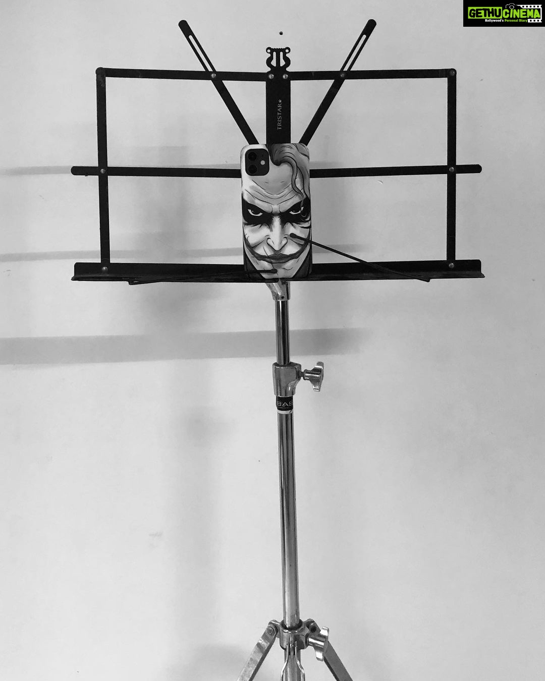 Warina Hussain Instagram - Notation stand 🎵 is my new tripod !!