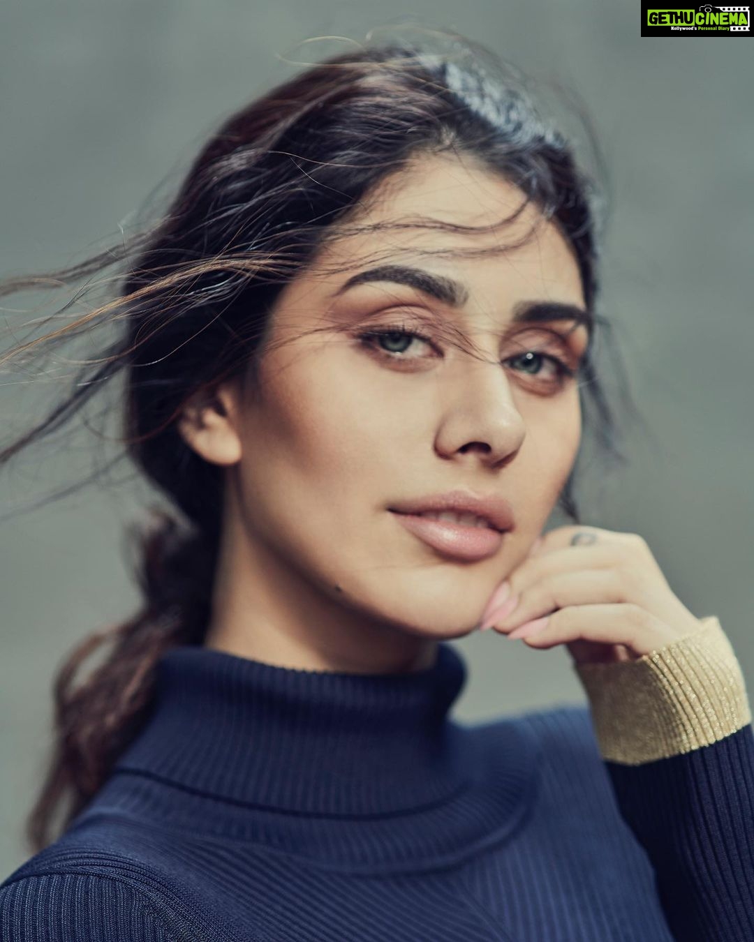 Warina Hussain Instagram - #throwback 📸 @vishalkullarwarstudio - Gethu Cinema Warina Hussain Instagram - #throwback 📸 @vishalkullarwarstudio - Gethu Cinema