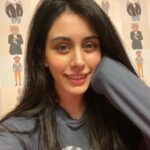 Warina Hussain Instagram - wats up my fellow #aliens !? 👽 I missed ya all 🤓💜