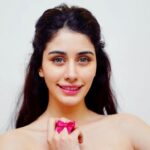 Warina Hussain Instagram - I am a strong woman because a strong woman raised me 💝 #womensday