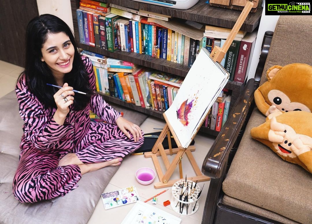 Warina Hussain Instagram - new found love 🎨