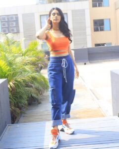 Warina Hussain Instagram - 🧡