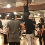 Warina Hussain Instagram - trusting men .. a bunch of them 😅 maaaa qasam 😜😂 REHEARSALS !! @hiten.shah @shetty_tejaswi
