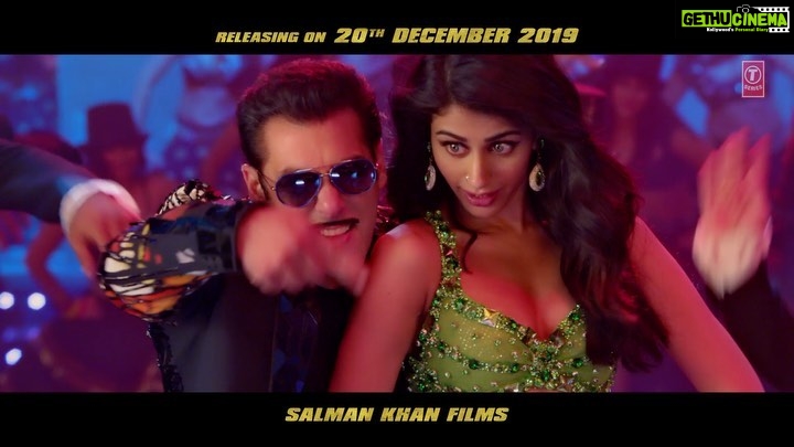 Warina Hussain Instagram - Munna badnaam hua darling mere liye ! Ufff π₯π₯π₯ The wait is over, pesh hai #MunnaBadnaamHua , Chulbul Pandeyji ke zabardast desi swag ke saath! (Full Song Link in bio) @beingsalmankhan @arbaazkhanofficial @aslisona @saieemmanjrekar @prabhudevaofficial @kichchasudeepa @nikhildwivedi25 @thesajidwajid @badboyshah @imkamaalkhan @mamtamuzik @danishsabri12 @vaibhavi.merchant @skfilmsofficial @saffron_bm @tseries.official @setwetstyling