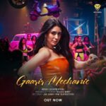 Warina Hussain Instagram - out now 👦🏻💘🚘🔧 head over to YouTube and type GAARIR Mechanic … enjoy the beats 🔥 GAARIR MECHANIC … Taposh featuring Oyshee Starring : Warina Hussain Lyrics, Tune & Music Composition : Taposh Produced & Styled by FARZANA MUNNY Directed by ADIL SHAIKH from TM PRODUCTIONS AUDIO : TM Records #GaarirMechanic