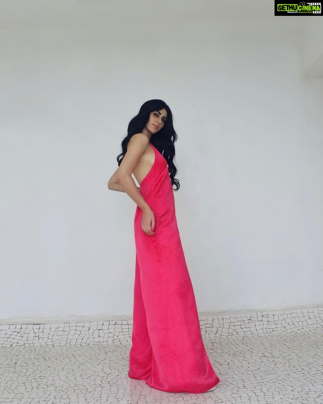 Warina Hussain Instagram - full length ..