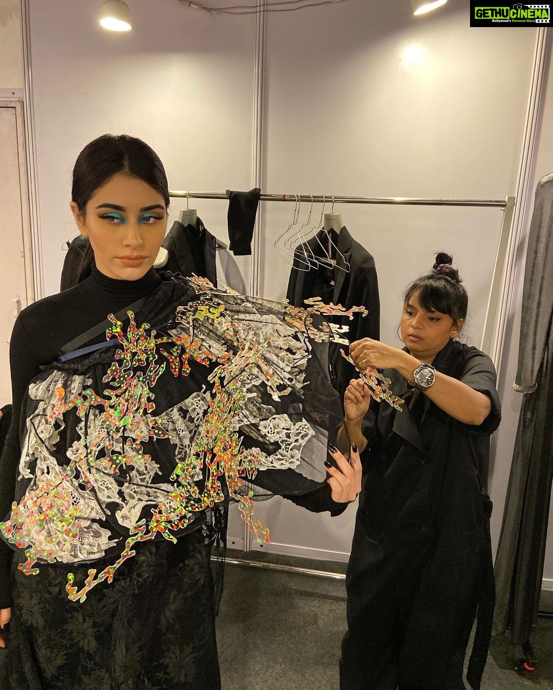 Warina Hussain Instagram - ramp on my mind 🥂 @littleshilpa