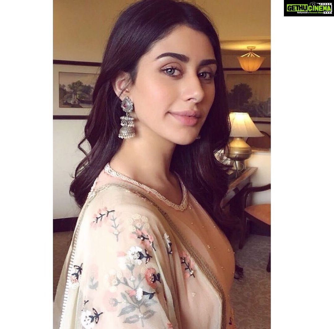 Warina Hussain Instagram - 🐚🌸 #throwbackthursday
