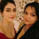 Warina Hussain Instagram - Delhi mein Diwali ♥️ I still can’t get over lal mirch naan n nalli nahaari 🤤 and oh Party isn’t complete till I make u dance on tunak tunak tun da da da 😆 moonlight ! great job with decorations I’m a proud sister 😛😘@chandninath_israni