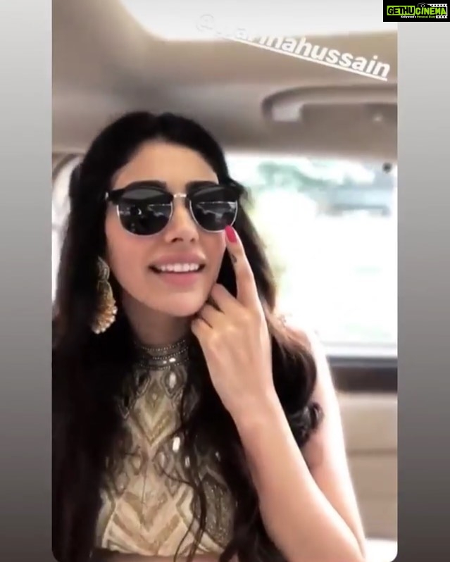 Warina Hussain Instagram - loveyatri completes ☝️ year and how I feel about it 😎 Jhakassss !!!! #loveyatri #chogada