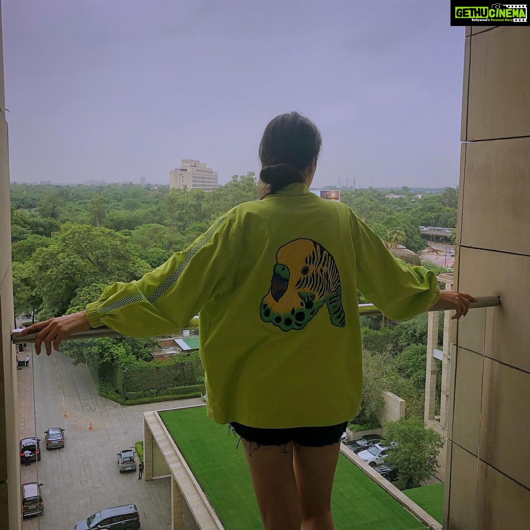 Warina Hussain Instagram - it’s a parrot I assume ..