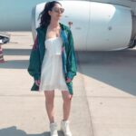 Warina Hussain Instagram - #throwbackthursday when u have no idea why ur posing in front of an aircraft 😎🤣.. do u guys also have such pics !?