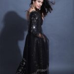 Warina Hussain Instagram - Chand wala vibe 🖤 Outfit by @abhinavmishra_ Jewellery by @curiocottagejewelry Shoes by @fleurfusion Styled by @shru_birla Assisted by @muskaan_sayed8