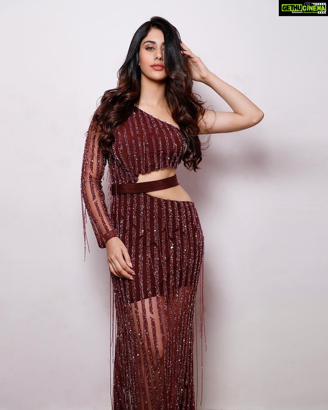 Warina Hussain Instagram - Slay Game On 🎯 . . . Styled @bharatg18 Outfit @eyecandybyps Make up @makeupbyreshmerchant Hair @dutta_preeti Clicked @iprathmeshtiwari @popmercy