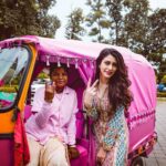 Warina Hussain Instagram – Girl Power !! Felt so proud seeing these female auto drivers #ranchi