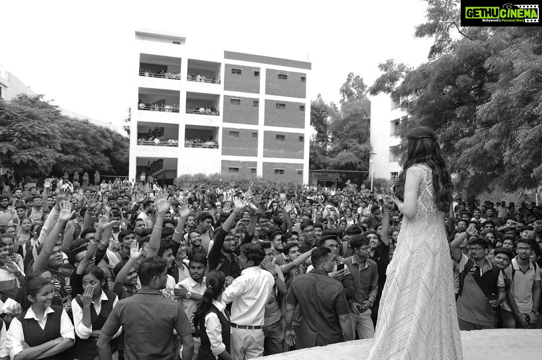 Warina Hussain Instagram - #baroda will forever have my Heart 🖤