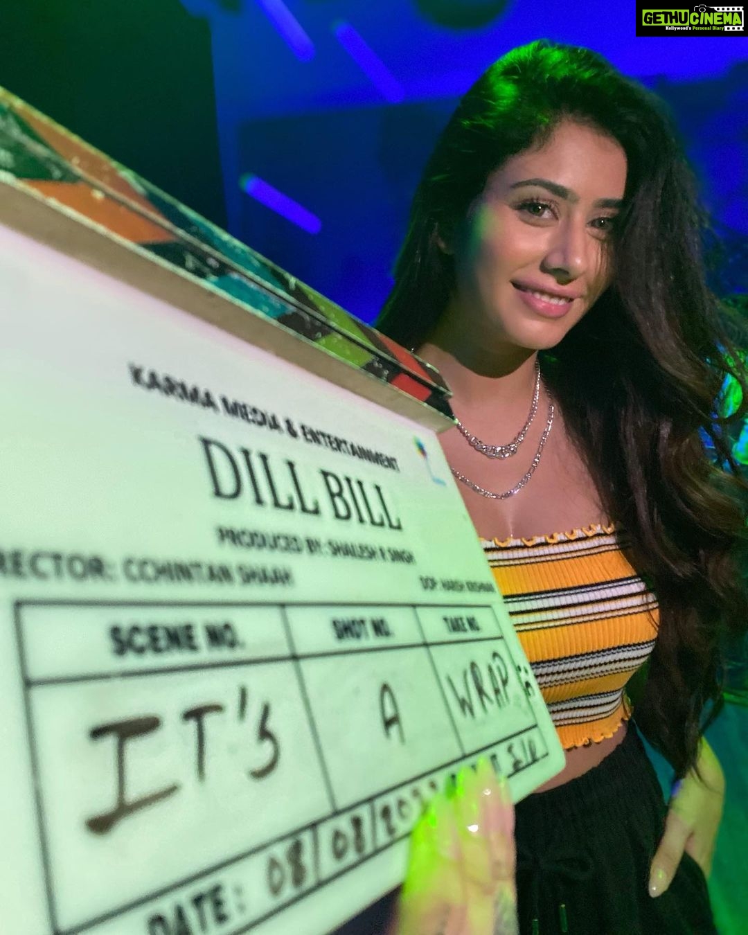 Warina Hussain Instagram - it’s a wrap ! #DillBill a journey of 3 and half years finally comes to completion and we are sad about it.. trust me the entire team wouldn’t have minded a 3rd schedule 😅. A Big Thank you 🙏🏻 to @shaaileshrsingh sir for giving me the most memorable project of my career. @cchintanshaah if i had to do this all over again across the multiverse I would still choose u as my director 🤝💙… can’t wait to share this film with you all ! @karmamediaent photo 📸 Mudassar :) A shout out to @beingmudassarkhan and his team for choreographing the songs with all your heart. Abby, darshan, alias, praveen u guys deserve respect for your professionalism and passion thanking the entire team and all my co-actors. you guys rock !!! @saba_saudagar @kamyachoudhary @guma_______1 @lordmenon @virralpatel @ishaankhanna90 @veerrajwantsingh @khan_junaid_official @mrityunjayy_pandey @jayeshthakkar_official @sanjay.wadekar.50 @ajnamuzic @swapniilsa #DuleepRegmi @harryy85 @filmervishal @kritesh__chaudhary @guptaziii @poulomi_gh @__parthsharma @vista.tales @sakshiichopra @shruti_gaikwad_2001 @1978sandy @arifmalik948 @upkarsing88 #kashifkhan @abhishri.sen @darshan_mandaliya @being_alias @praveen_ach @govind.kotap #naziya @iprathmeshtiwari #mangala di #ravi da #girish sorry if I have missed out on someone. But know that this film is what it is because of your contribution ❤️