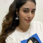 Warina Hussain Instagram - happy holi earthlings 🤍