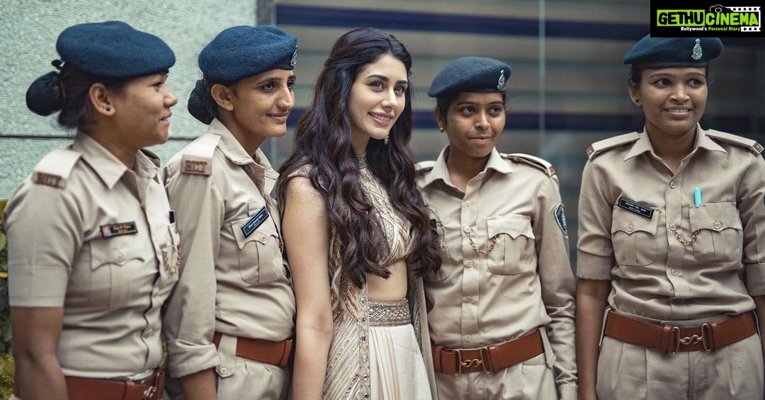 Warina Hussain Instagram - fearless beautiful disciplined focused and always ready ππΌπ€#ChoosetoChallenge #happywomensday