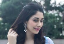Warina Hussain Instagram - that desi feeling! 🧏🏼‍♀️