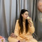 Warina Hussain Instagram - No one to sing the birthday tune? Hold my Tiara...I got me😎🎤 thank u dearest @darshanpateldallas for this beautiful setup and gifts 🎁 all the way from Dallas 🇺🇸 !! made me feel so so special #piscesseason #birthdaygirl #2021