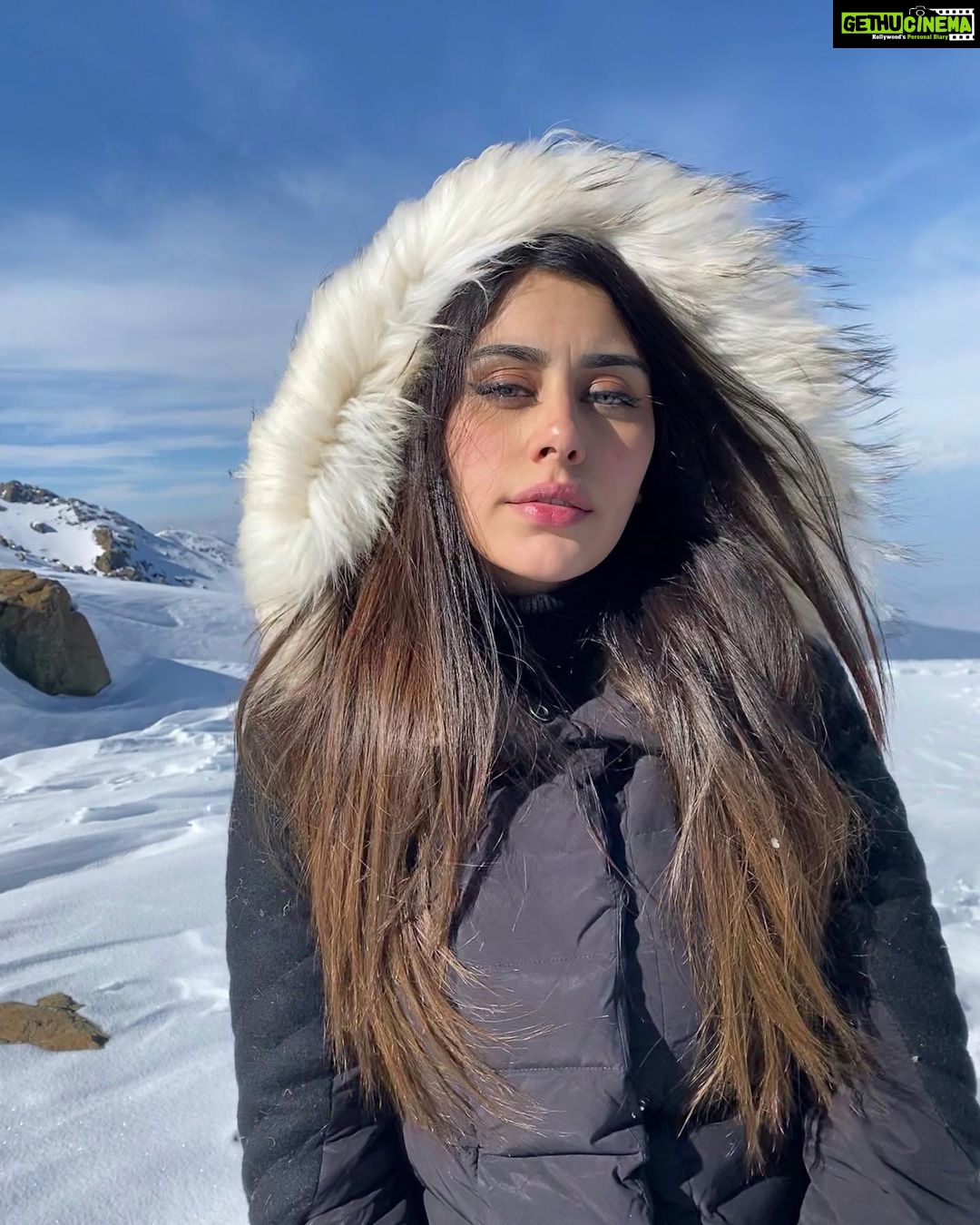 Warina Hussain Instagram - Can u take a π₯Άπ @fashionfiestasgr Gulmarg, Jammu & Kashmir