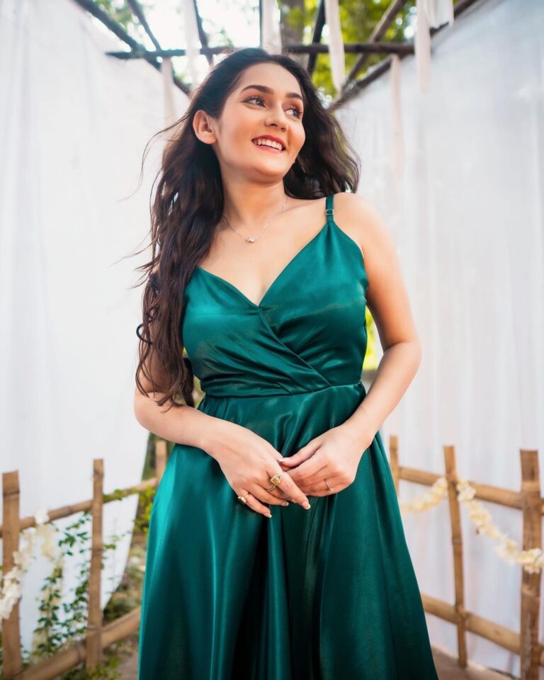 Actress Kritika Sharma Latest HD Photos | Gethu Cinema