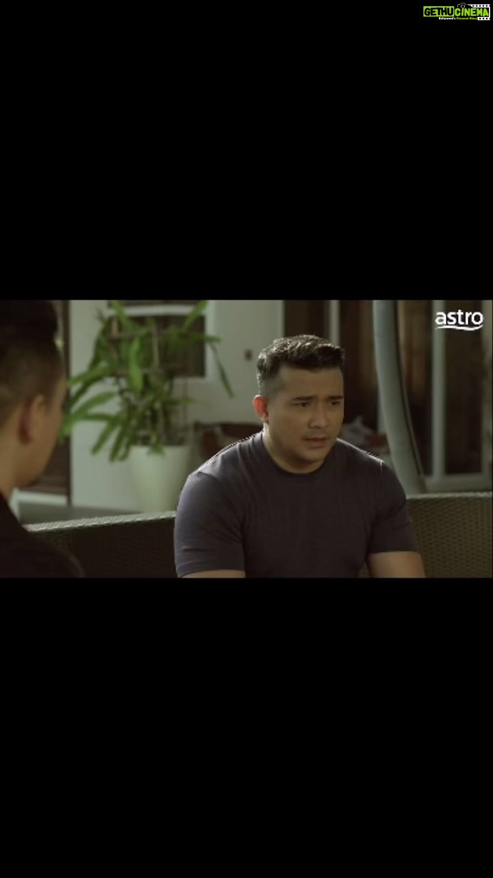 Aaron Aziz Instagram - Apasal ngan Dhi? Dhia k bukan Diyana @diyanahalik 🎬 TAKDIR CINTA DHIA 🗓️ ISNIN – JUMAAT 📺 6 PETANG DI ASTRO PRIMA ATAU STRIM DI ASTRO GO / ULTRA BOX! Arahan Idora Abd Rahman Produksi: @suhanmovies Penerbit: @iamrosyam OST: Cinta Pasti Bersatu - @aepul.roza @margosamusic Dibintangi oleh:⠀ @aarondwiaziz @elvinamohamad @shahzjaszle @khalidabalqis @nazrief_nazri @nadanursyuhada @danial_dashuki @azhar_amir @ dan ramai lagi… Untuk banyak lagi video, tonton di Instagram @bambam_studios #TakdirCintaDhia #DramaBergandaGanda Strim di Astro dengan Pek Premium 1 hanya RM99.99 (untuk 6 bulan). Whatsapp “Nak Astro” ke 03-9543 3838