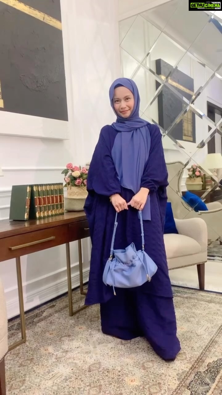 Aaron Aziz Instagram - Masya Allah Tabarakallah Alhamdulilah Eversince i created this hassle free Pant Suit with shawl attached, i spend lesser time fikirkan baju apa nak pakai bila i lambat. Soooo hassle free utk my daily errands and best thing is, its one of our best selling outfit for Umrah. Alhamdulilah white and black is always Out of Stock and we have doubled up the production just to cater for umrah. Insya Allah Fabric is ironless so save time tak perlu iron, shawl attached so tak perlu fikir what hijab to match, hijab tak akan huru hara dah siap lekat and best thing is kalau lambat just pakai inner and good to go! Highly recommended for your morning subuhs and ziarah in Mecca and Medina! ❤️ @diyanahalikcom So i nak recommend ladies to try this Serene for your umrah, ziarah or for ur daily errands. www.diyanahalik.com www.diyanahalik.SG Available in Shopback 3 part installments.