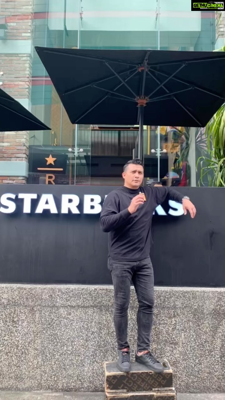 Aaron Aziz Instagram - Of course the actual star of the vape industry is still #AksoGT3500 #StrawberryCheescake #Applecaramel #Charcoalroastedcoffee will and forever be my favourite under my Akso empire. #AksoX #AksoGT3500 #AksoGTAAseries #AksoHavana @officialaksomalaysia #AksoisUnstoppable @vng_distro