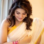 Aathmika Instagram – Getting ready for my Onam series ✨

PS – Basically my photographer @arunprasath_photography delayed sending me pics 😝

Styling – @athmika_sumithran 
MUAH – @dhannumakeupartist 
Jewels – @aarvee.chennai