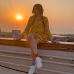 Adah Sharma Instagram - TAG someone and say nothing …tag someone who likes SUNSETS 👻☀️🌞 told you the post before this wasn’t photoshopped 🐒🤡 #100YearsOfAdahSharma #adahsharma . . . #happyhalloween A Head of time … say Hiiii to my twin 🥲😎🐒
