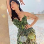 Adah Sharma Instagram - Always a Head of my time 👻🐒 happy Halloween a little a head of time also 🤡 also meet my twin #100YearsOfAdahSharma #adahsharma #TheSunAndMe #PlantsNeedTheSunAndTheLastPicIsMyInspiration