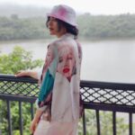 Adah Sharma Instagram - D̶i̶a̶m̶o̶n̶d̶s̶ Duckies are a girls best friend 😅🤪 SWIPE to see them complain #WhatTheDuck . . P.S. FULL video out on #StarKidRadhaSharma s page @adah_ki_radha #100YearsOfAdahSharma #adahsharma #ducks #ducksofinstagram