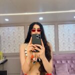 Adah Sharma Instagram - Expectations Vs Reality. SWIPE 🤓🤪 How an actor is expected to arrive(dressed) for shoot VS how she actually lands up.TaAdah ! #WhatHappensInAdahsVanStaysInAdahsVan #100YearsOfAdahSharma #adahsharma