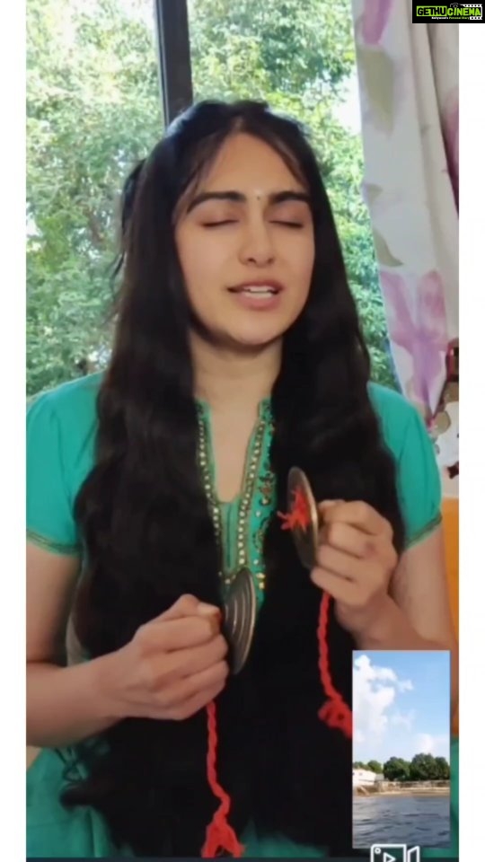 Adah Sharma Instagram - Grateful for WhatsApp calls and telepathy 🙃❤️❤️ #HappyNavratri. ..my Mamma and me haven't met in person in agesssss . . . P.S. maybe a nice video next time of #mahishasuramardini stotram without the call sound lag 🙃 #NoImNotHomeAloneImNeverAloneRememberIssGharMeinKuchHaiThoseWhoKnowKnowAndThoseWhoKnowAndReadTheLongHashtagsDefinitelyKnow🙃🤪 #100YearsOfAdahSharma #adahsharma