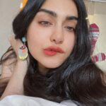 Adah Sharma Instagram – FISHing for compliments 🤡🐠🐡🐟♥️🤓the more you SWIPE the more beauty you will see 😬🙈 #100YearsOfAdahSharma #adahsharma
Yeh post un sab ke liye hai jinko chinta thi mere chehere ke daagon ki (Jo makeup tha) lekin koi caption padhta hi nahi hai 😐