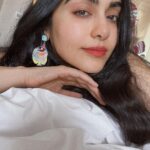 Adah Sharma Instagram – FISHing for compliments 🤡🐠🐡🐟♥️🤓the more you SWIPE the more beauty you will see 😬🙈 #100YearsOfAdahSharma #adahsharma
Yeh post un sab ke liye hai jinko chinta thi mere chehere ke daagon ki (Jo makeup tha) lekin koi caption padhta hi nahi hai 😐