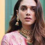 Aditi Rao Hydari Instagram - 🌸 @raw_mango @ekalakhani @kishandasjewellery @vasanthphotography