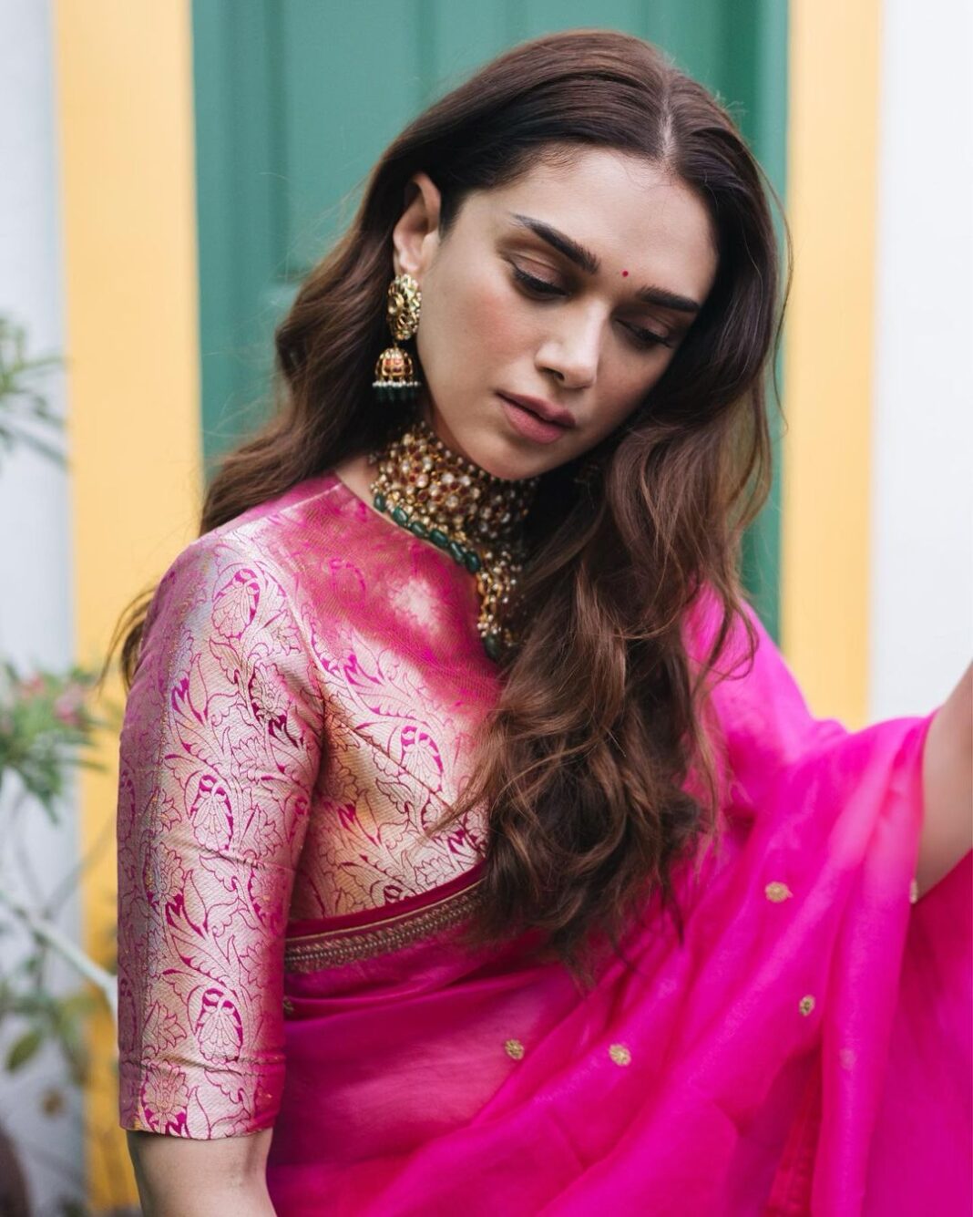 Aditi Rao Hydari Instagram - 🌸 @raw_mango @ekalakhani @kishandasjewellery @vasanthphotography