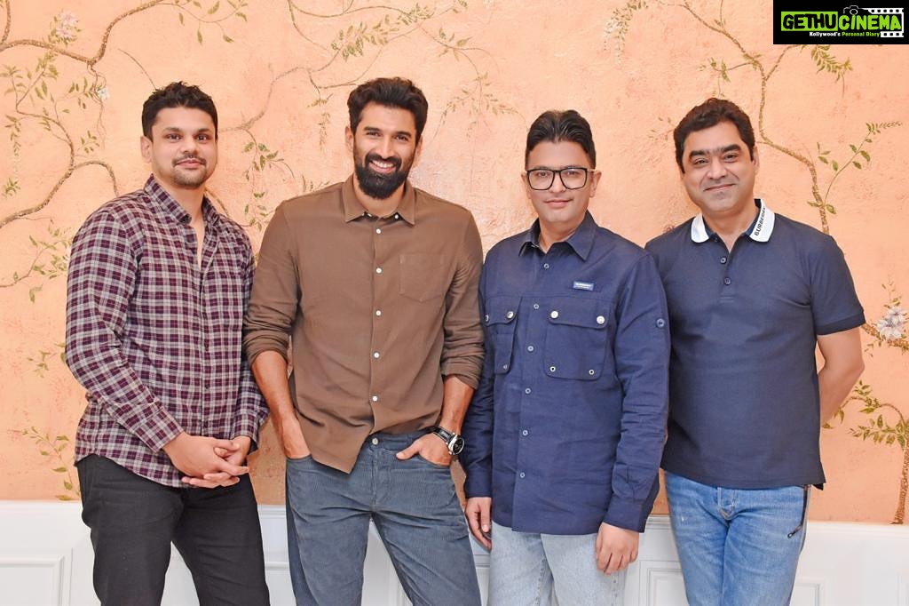 Aditya Roy Kapur - 410.8K Likes - Thrilled to announce my next.
🎭
#BhushanKumar @muradkhetani @v__________k @tseriesfilms @cine1studios @tseries.official
@aseemarrora