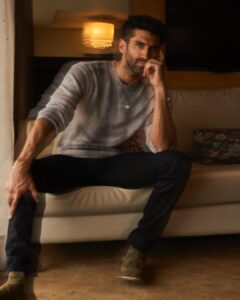 Aditya Roy Kapur Instagram - 🌫