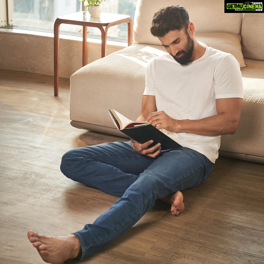 Aditya Roy Kapur - 792.2K Likes - Love these @uniqloin EZY jeans , they almost feel like sweatpants.
#EZYLifeEZYJeans #UniqloIndia