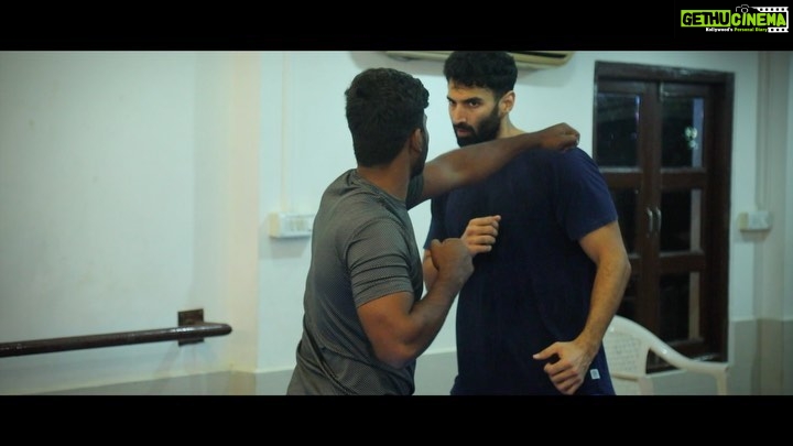 Aditya Roy Kapur Instagram - Just do it. #OMReleasing1july @sanjanasanghi96 @apnabhidu @joinprakashraj @ashutosh_ramnarayan @prachee_shah_paandya @khan_ahmedasas @shairaahmedkhan @itskapilverma @zeestudiosofficial @paperdollentertainment @rajsalujatheone @niketniketan3173 @zeecinema @zeemusiccompany @zee5 #OM