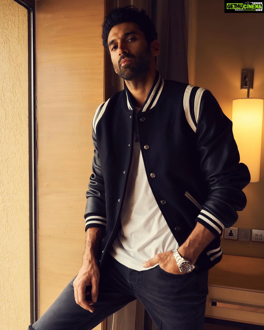 Aditya Roy Kapur - 395.8K Likes - 🚯
