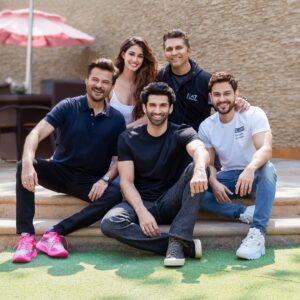 Aditya Roy Kapur Instagram - MALANG ! #valentine's2020  @mohitsuri @dishapatani @anilskapoor @khemster2 @malangfilm @tseries.official #bhushankumar #luvranjan @luv_films @gargankur82 @jayshewakramani